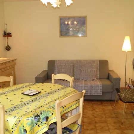 2 Pieces Au Calme, Centre-ville Sainte-maxime, Clim, Proche Plage, Parking Prive. - Fr-1-780-50